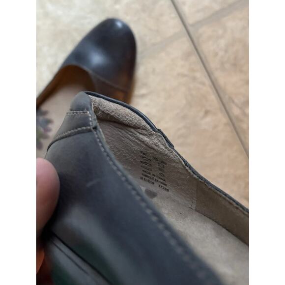 Women’s Taos Navy Blue Debut Shoes Size 8.5 Slip On Leather Heeled Flat - Picture 4 of 9